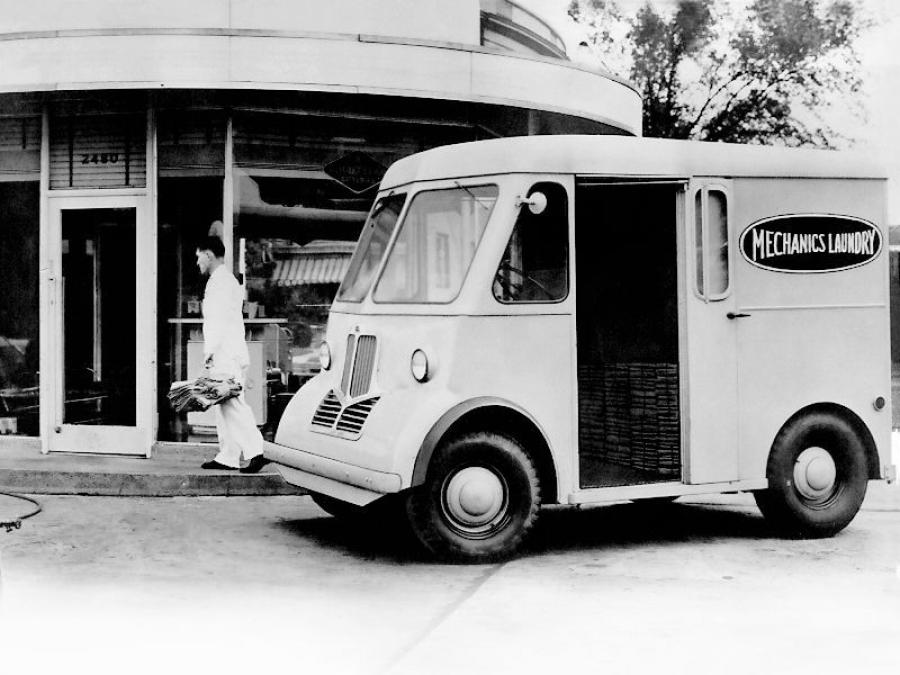  Marmon-Herrington DeliVr-All Van 1946 года  (фото 2 из 3)